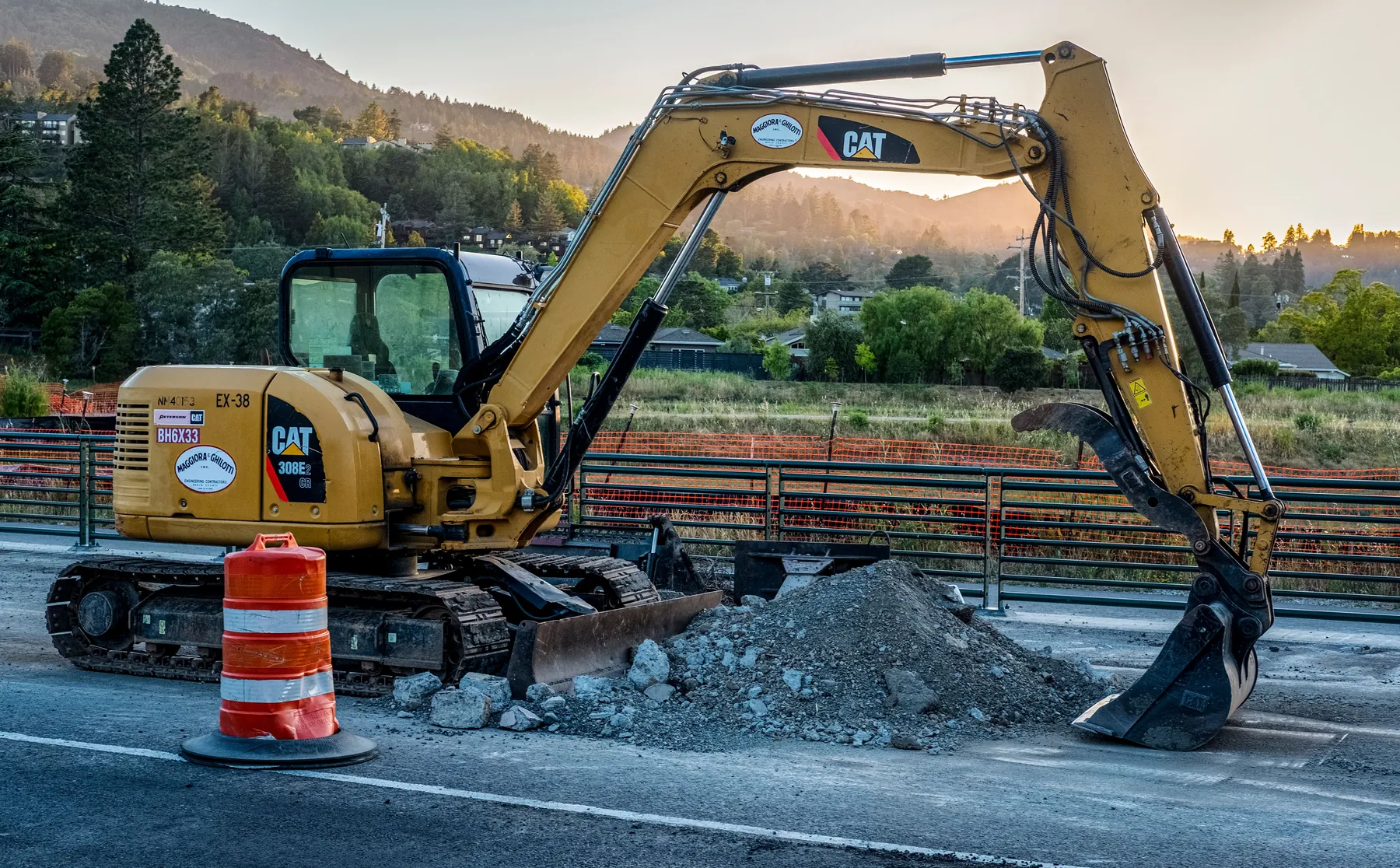 Excavator for earth work
